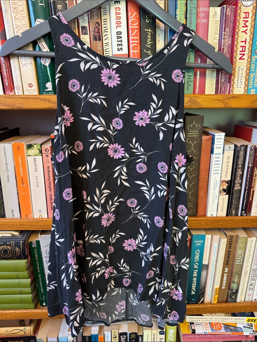 Gap M black floral flowy tank top